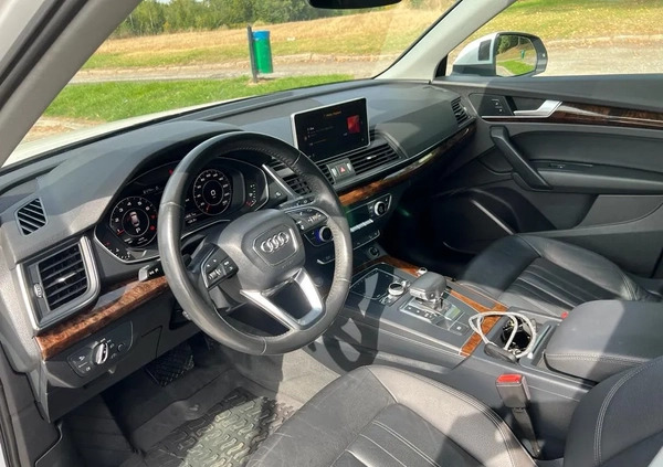 Audi Q5 cena 109000 przebieg: 157000, rok produkcji 2018 z Suchedniów małe 352